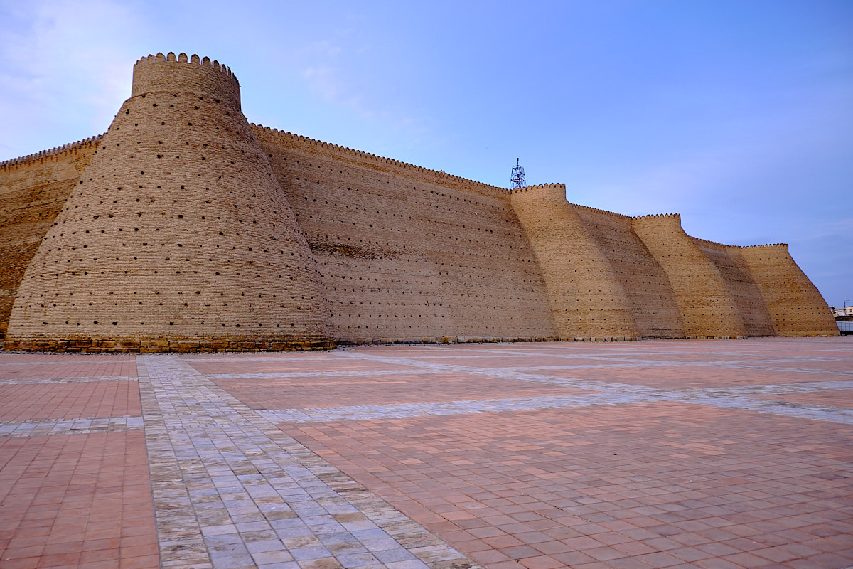 Imposante Mauer der Festung (Ark) in Bukhara