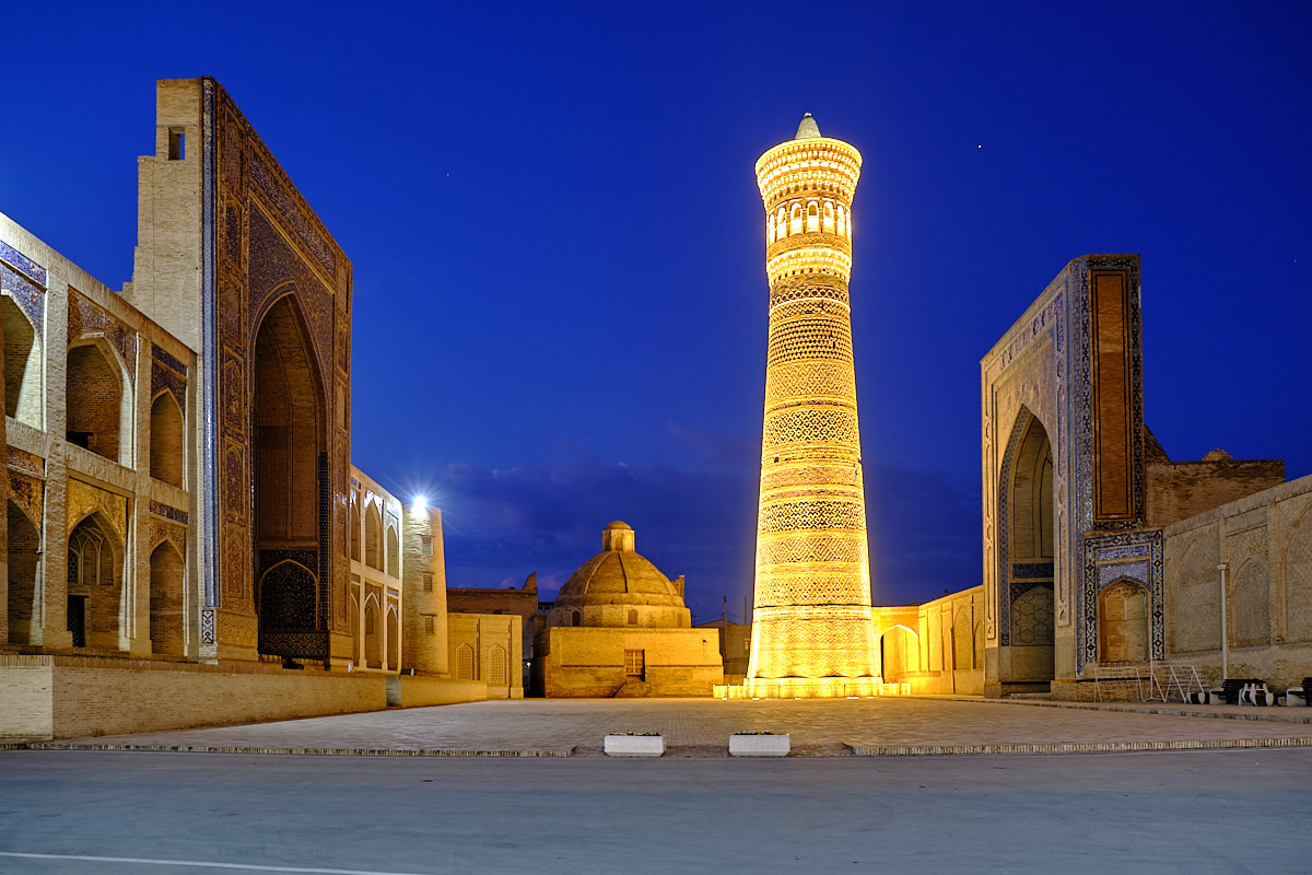 Miri-Arab-Madrase und Moschee Kalon